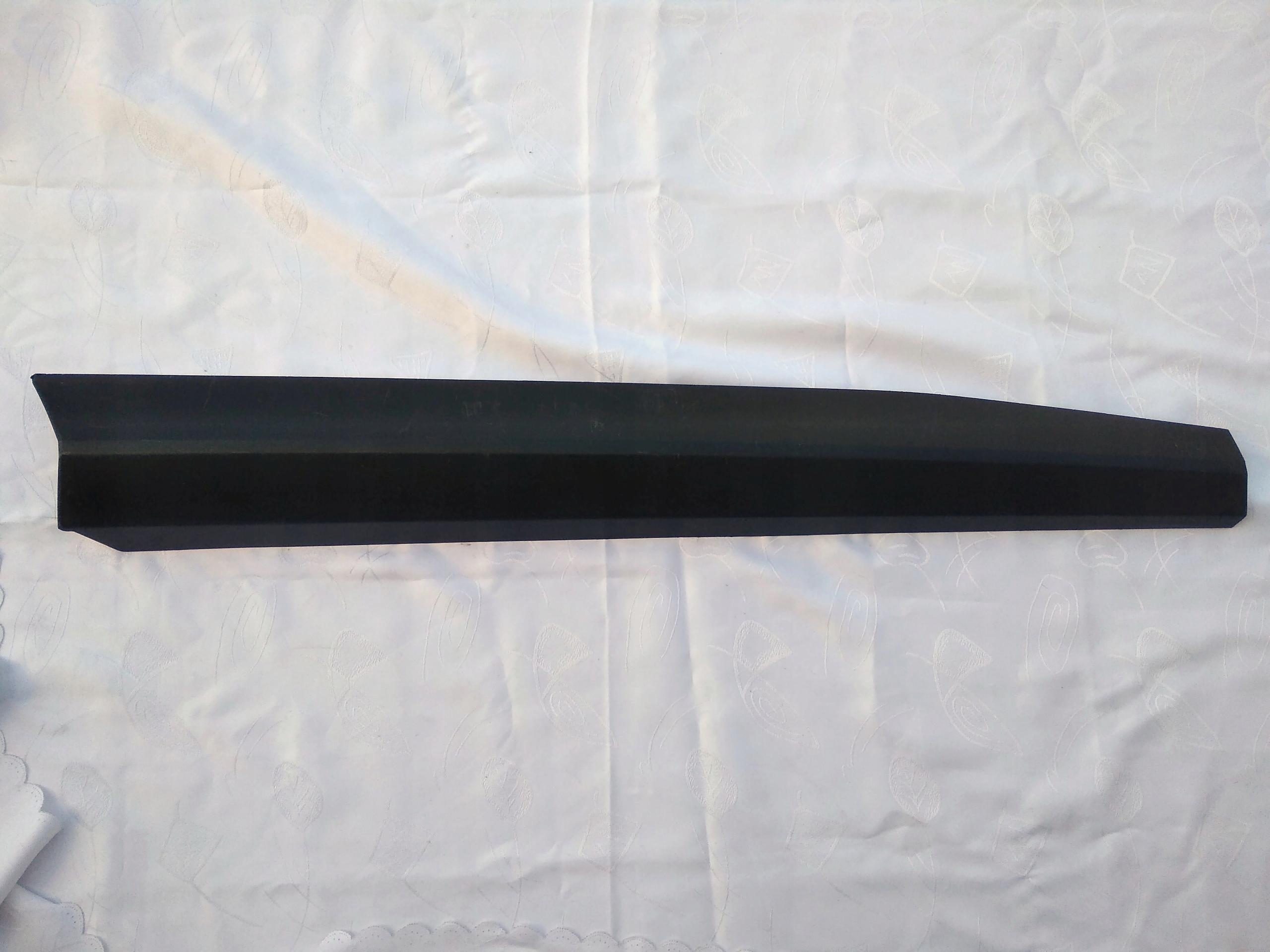 Молдинг передньої правої двері CITROEN DS7