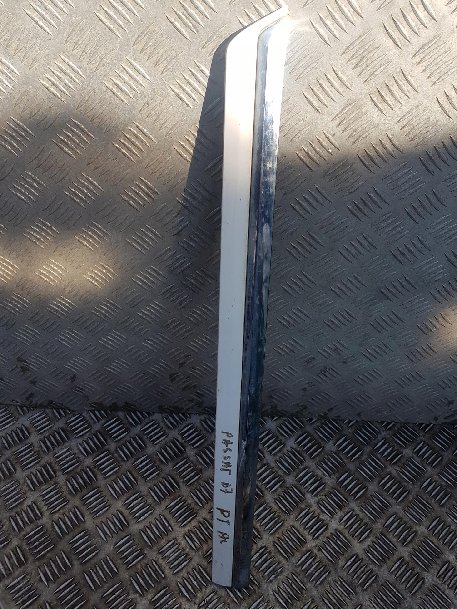 3AA854950 - Молдинг двері задній правий Volkswagen Passat B7