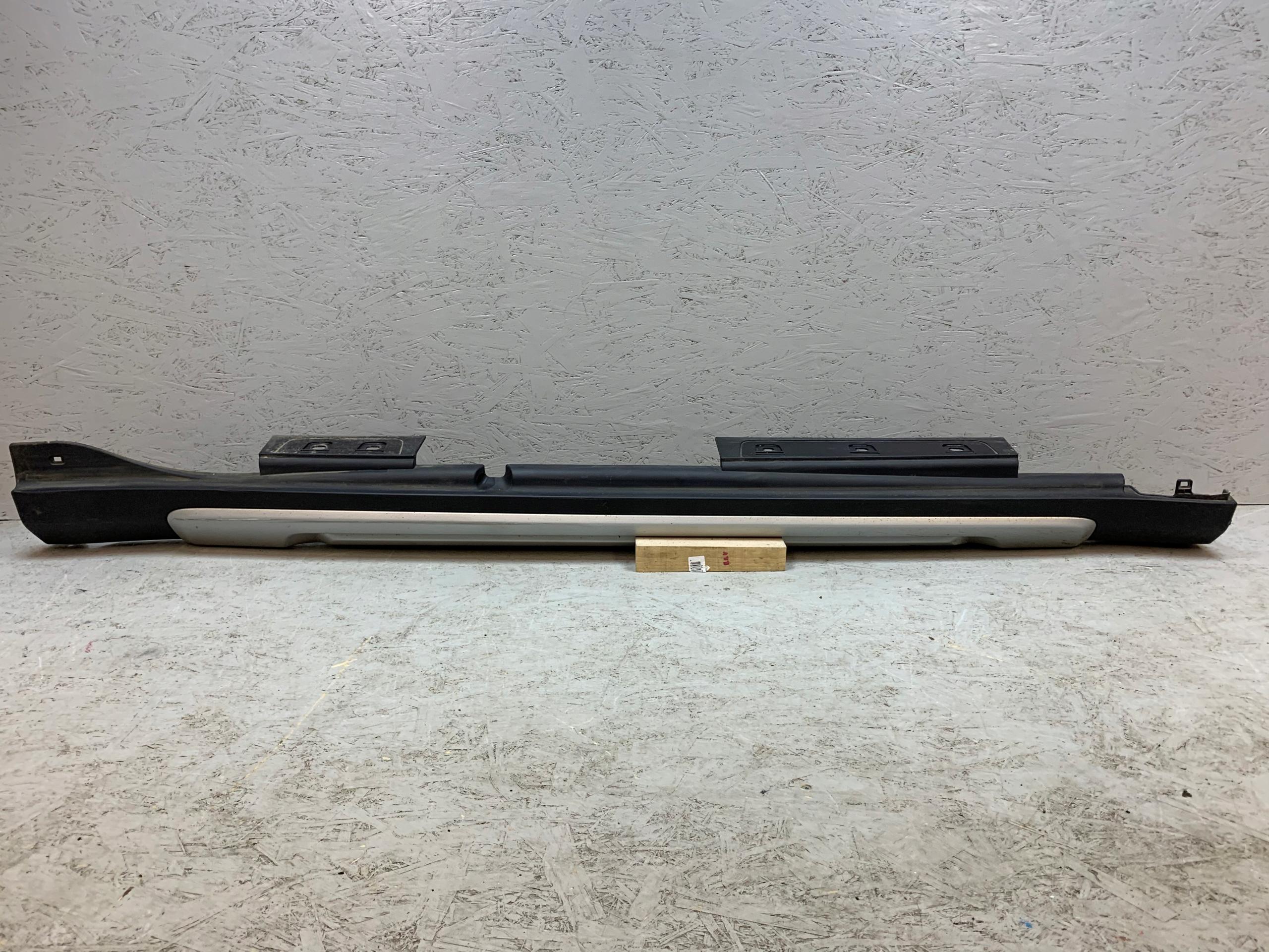 Педаль порога правая Mini Countryman S F60