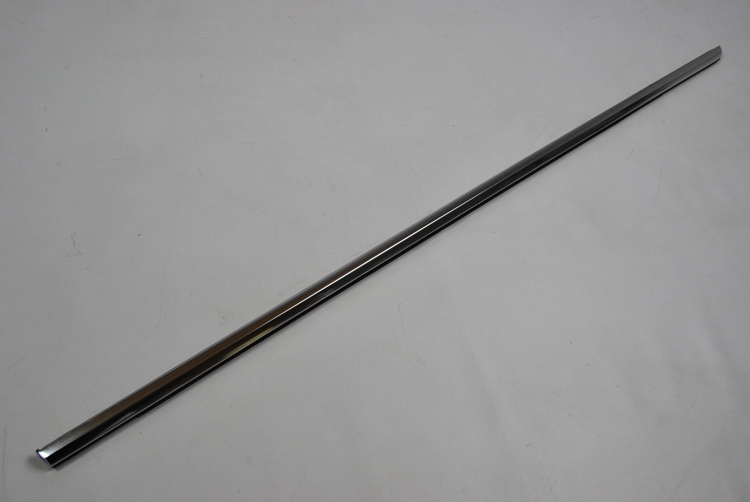 Скребок двери Audi A8 D5 4n0839476