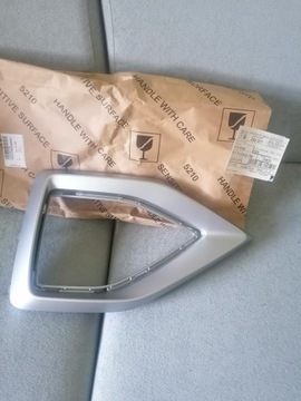 Audi Q 2 накладки на решетку бампера 2020, комплект