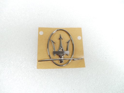 Лого емблема СПРАВА Maserati Levante темний хром 670106033