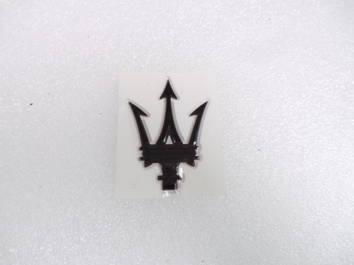 670215298 - Логотип, эмблема, задний боковой знак Maserati Levante Ghibli Modena Lift 2023