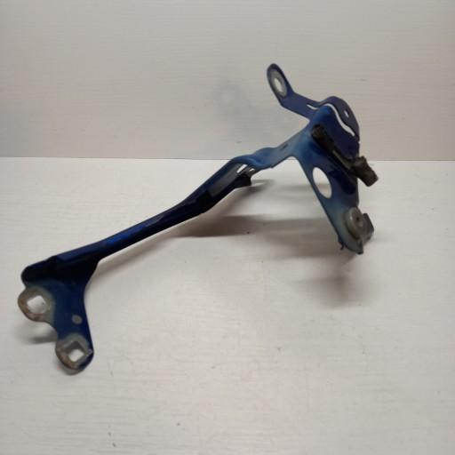 M5 F90 крепление брызговик правое 7349618