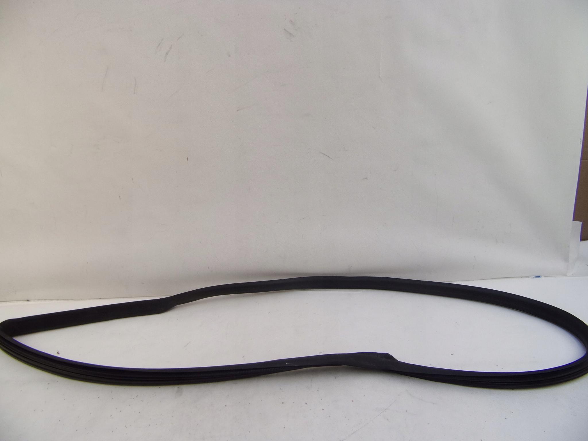 ACM45 - MASERATI GHIBLI 14-УПЛОТНЕНИЕ ПЕРЕДНЕЙ ПРАВОЙ ДВЕРИ