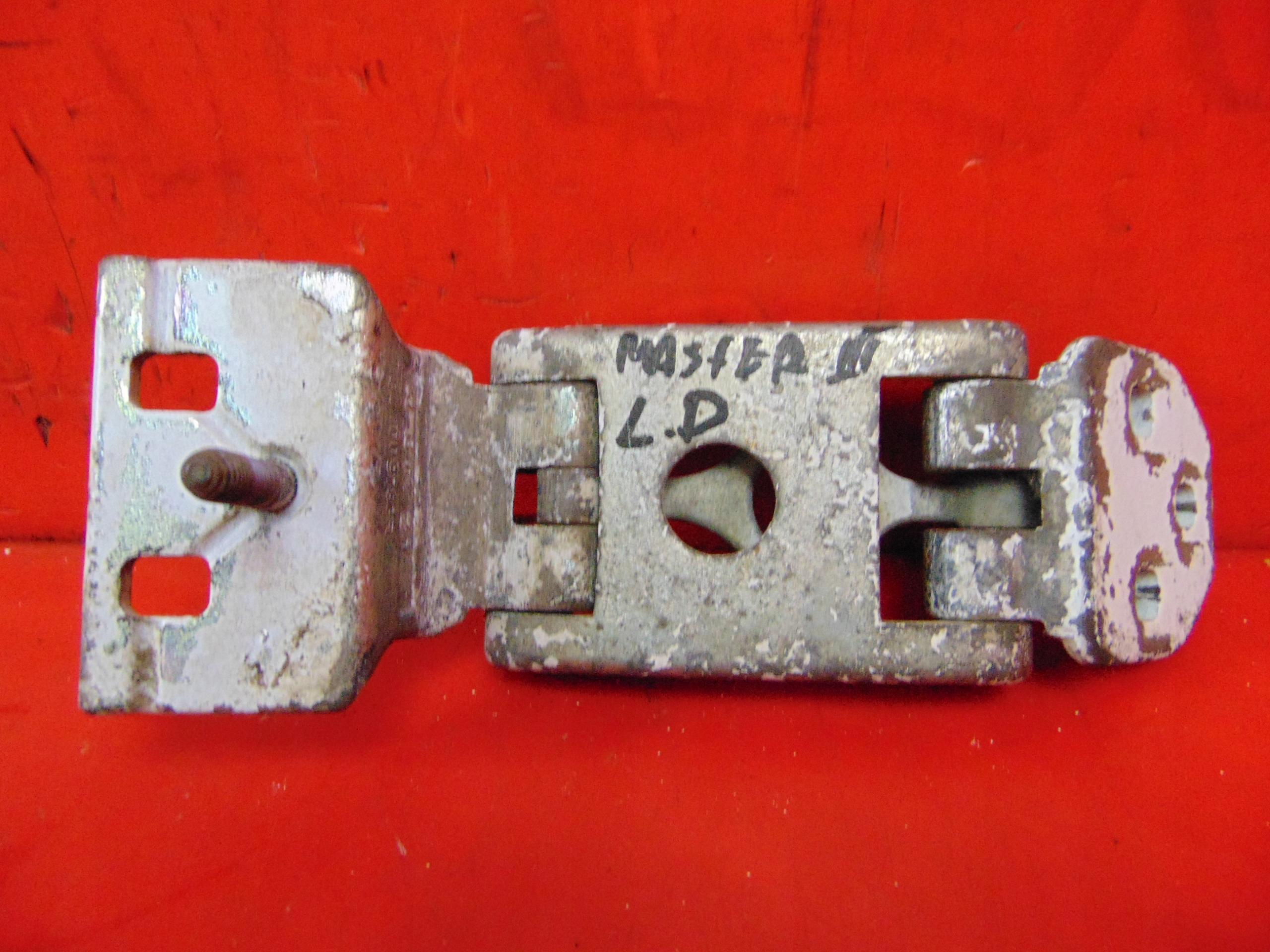 844009783R 10- - MASTER 3 III 10-ПЕТЛЯ ДВЕРІ ЛІВА ЗАДНЯ НИЖНЯ 270