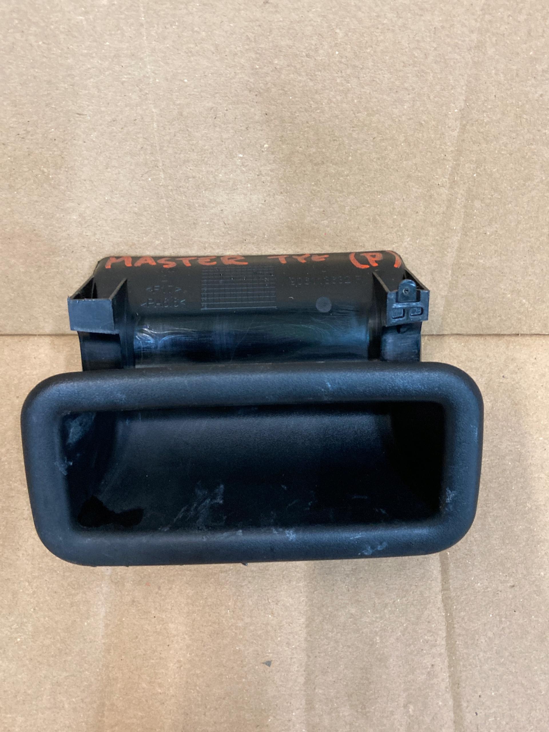 906113632R - MASTER 3 MOVANO B 10-дверная ручка задняя правая