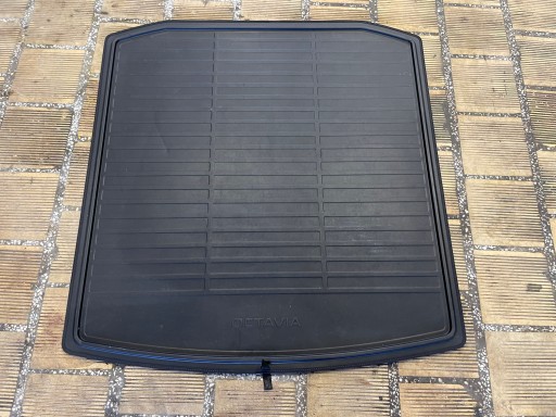 РЕЗИНОВЫЙ КОВРИК В БАГАЖНИК OCTAVIA IV 4 СЕДАН ОРИГИНАЛ