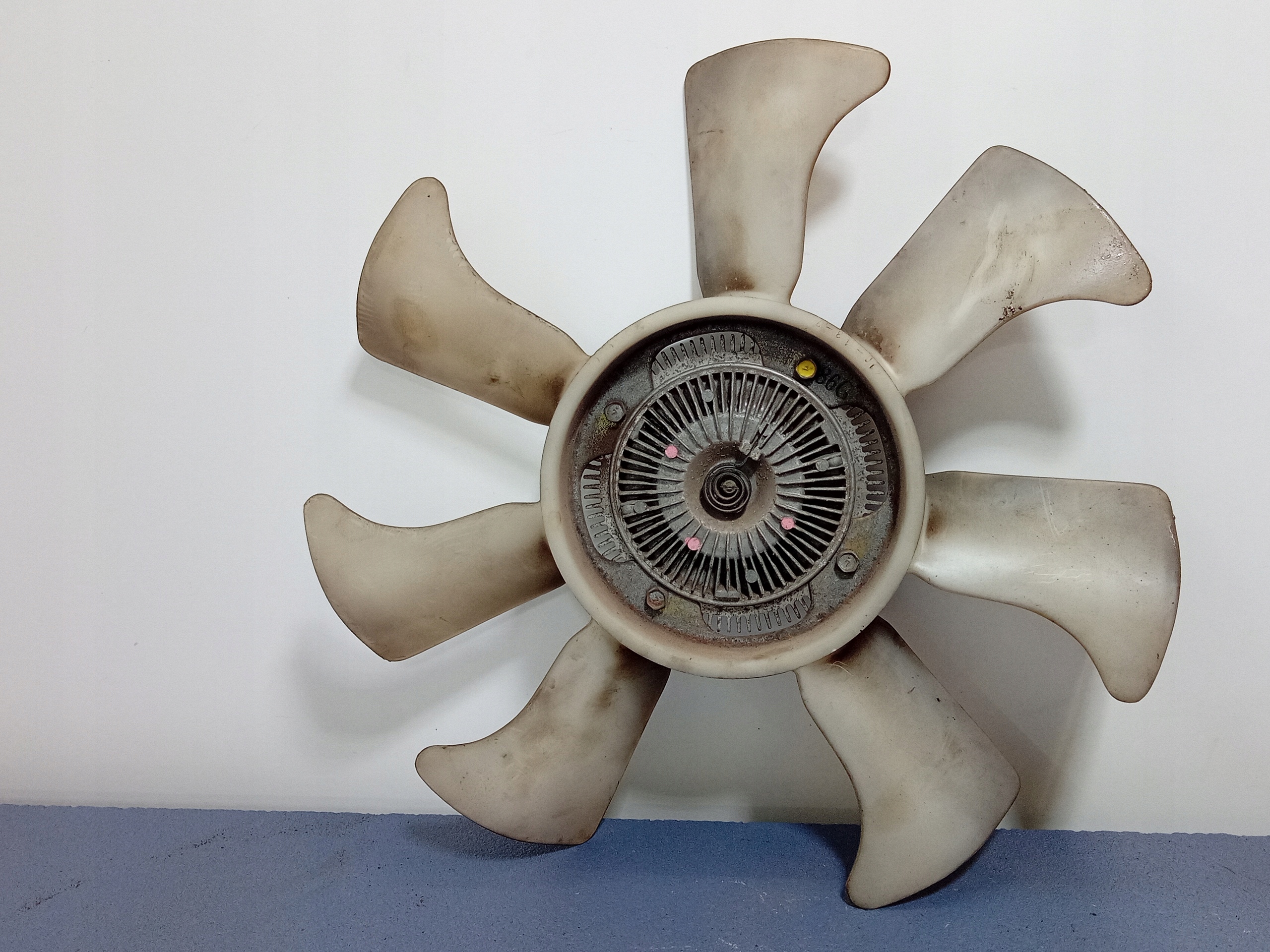 MAVERICK И TERRANO II 2.4 12V ВИСКОЗА ВЕНТИЛЯТОР