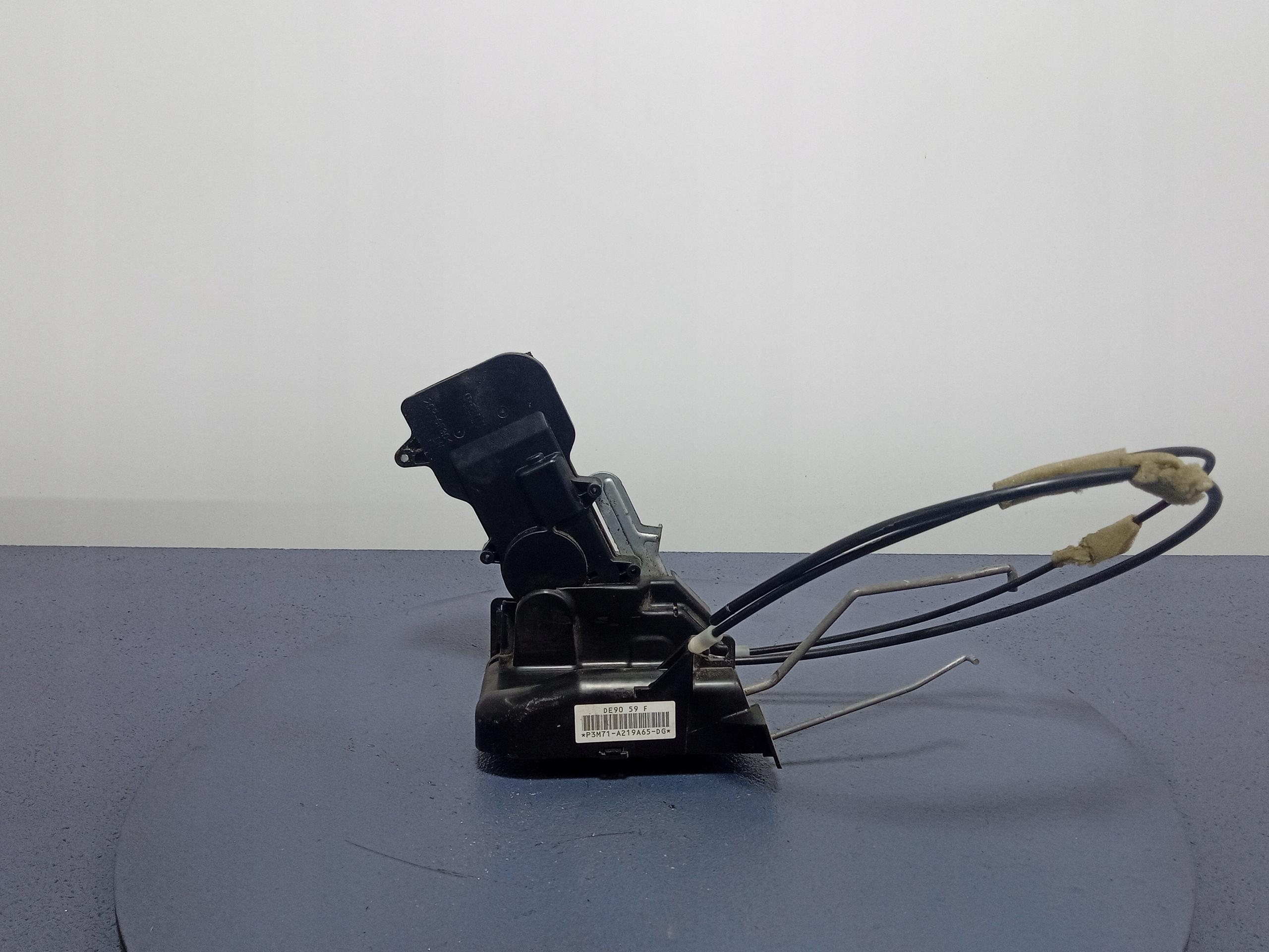 MAZDA 2 II ЗАМОК ДВЕРИ ПЕРЕДНИЙ ЛЕВЫЙ P3M71-A219A65-DG