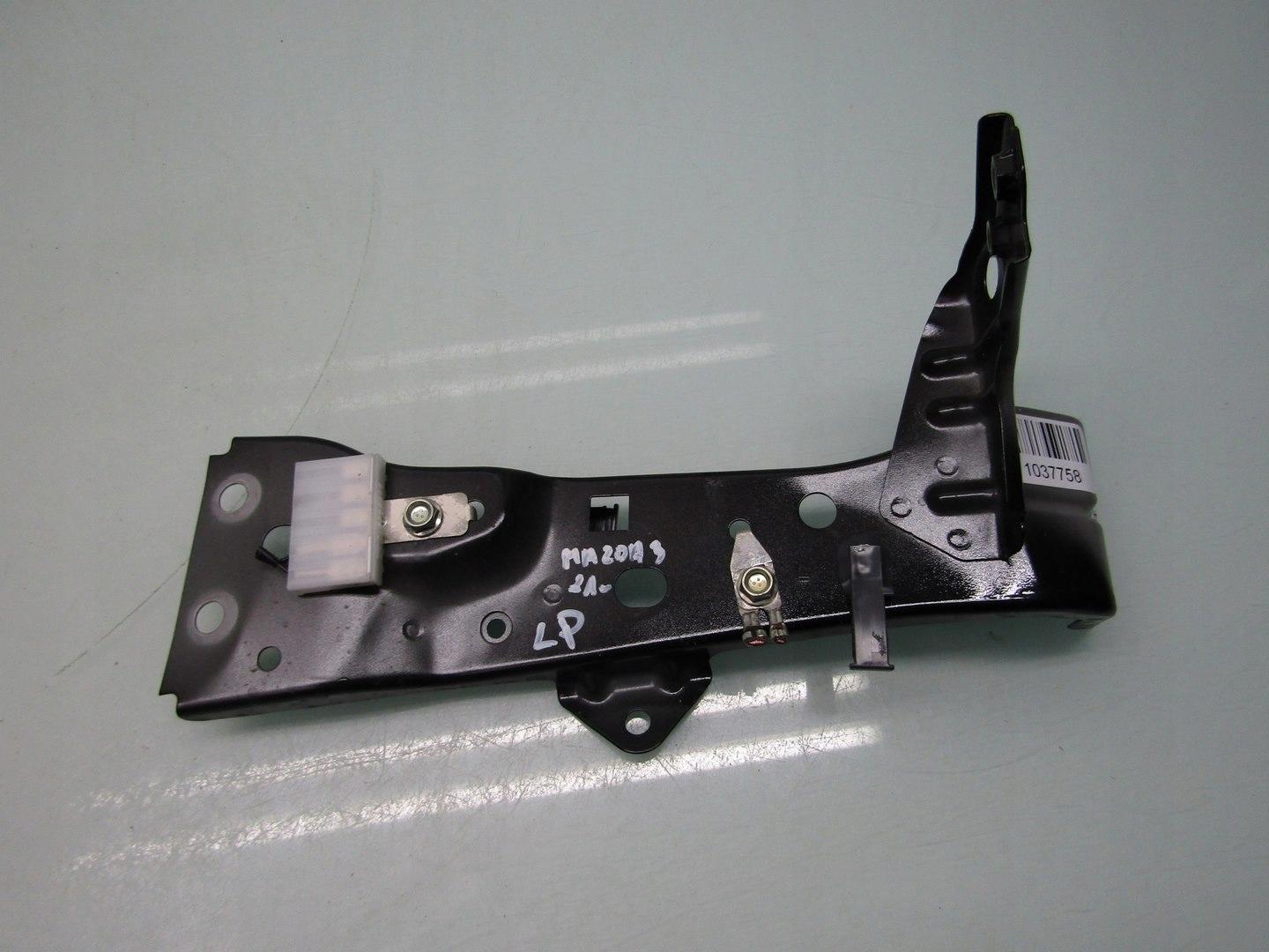 MAZDA 3 BP IV 21R КРІПЛЕННЯ КРИЛА ПЕРЕДНЄ ЛІВЕ