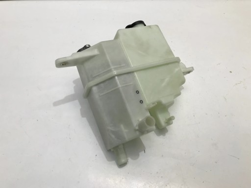 MAZDA CX - 60 CX60 2.5 гібрид 2023 розширювальний бачок PX2815351 K6805