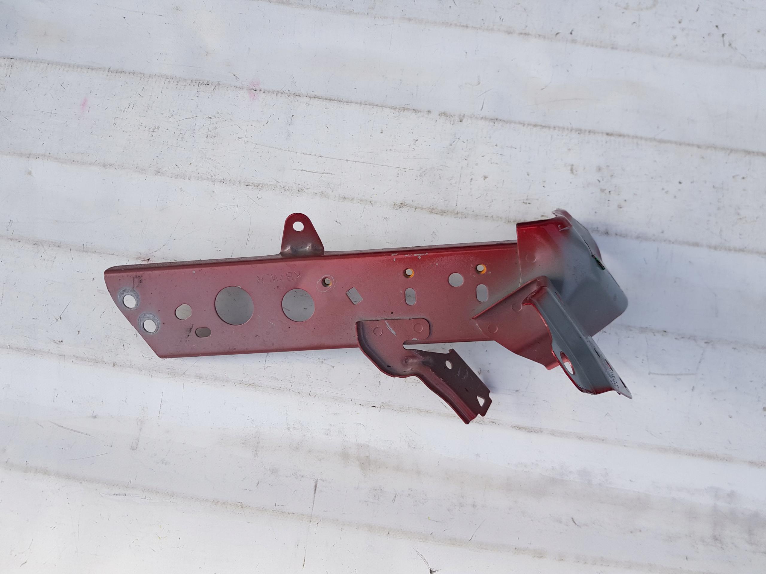 KB7W-R - MAZDA CX5 II 17-КРЕПЛЕНИЕ КРОНШТЕЙН КРЫЛА ПРАВЫЙ