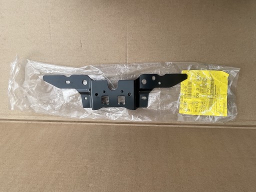 KB7W5215Y - ОПОРА ЗАМКА КАПОТУ MAZDA CX5