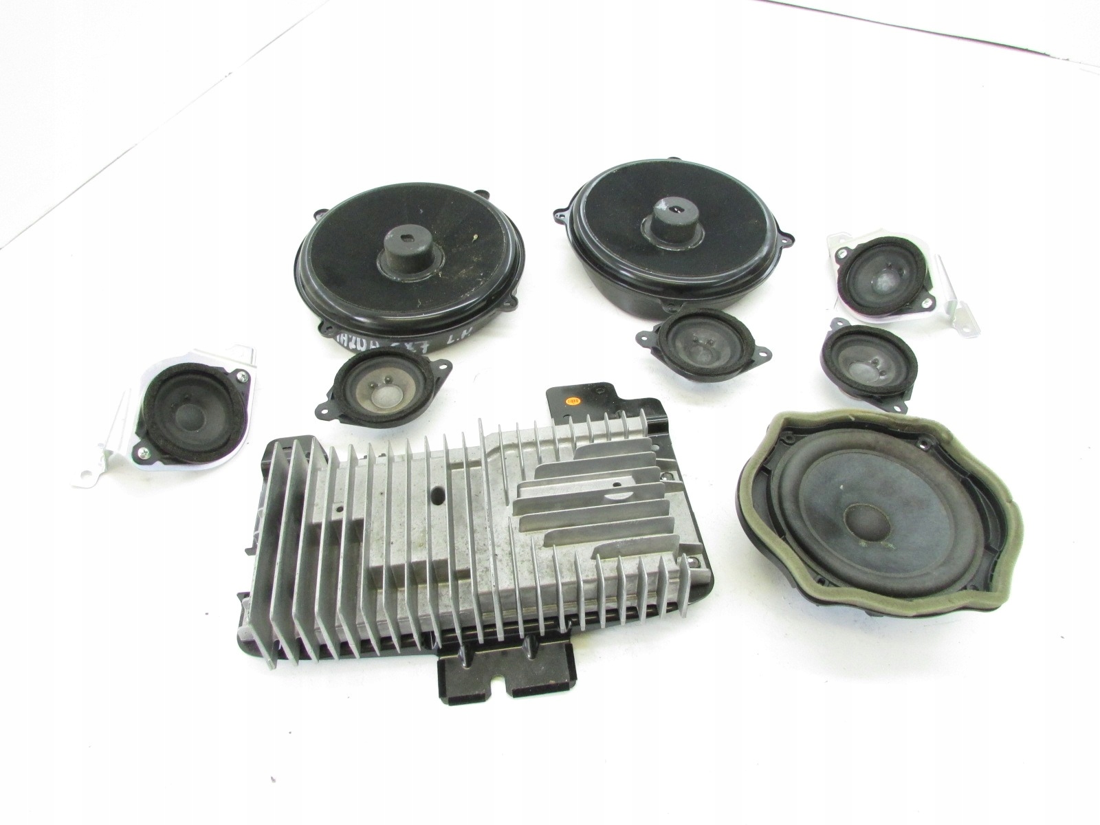 EG2366920A - MAZDA CX7 УСИЛИТЕЛЬ ДИНАМИК КОЛОНКИ BOSE KPL