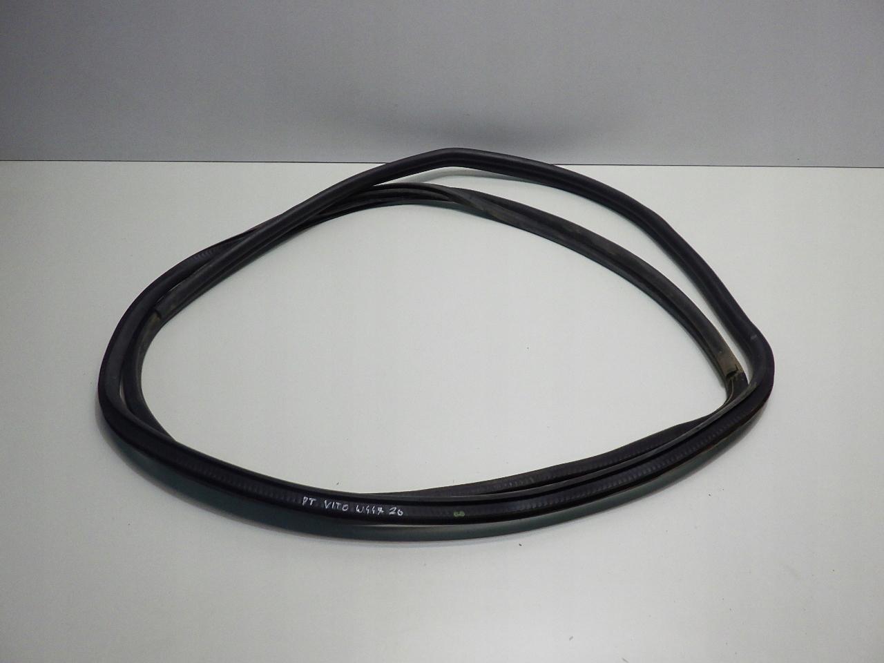 A4477310800 - MB VITO W447 2020 уплотнитель ДВЕРИПРАВОЙ