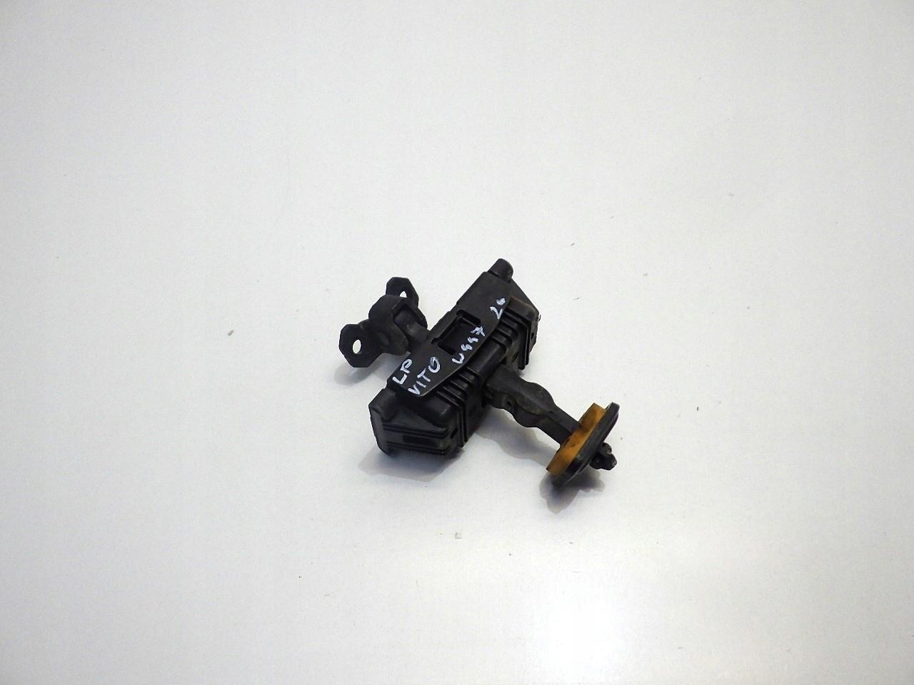 A4477207500 - MB VITO W447 2021 ограничитель двери передний левый