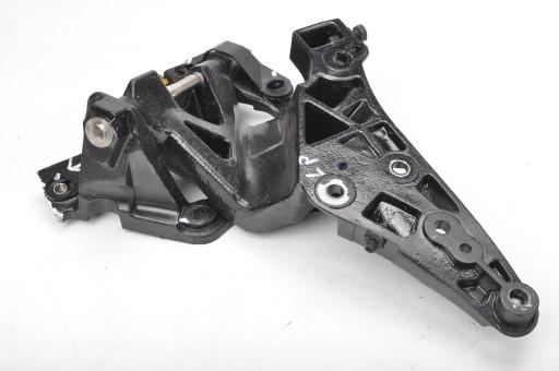 MCLAREN 650S ПЕТЛЯ ОБМЕЖУВАЧ ДВЕРІ ЛІВИЙ ПЕРЕДНІЙ