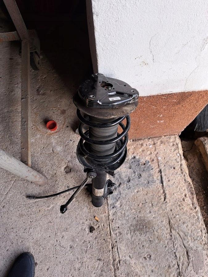 McPherson Mercedes амортизатор W207 2073232200 Лев