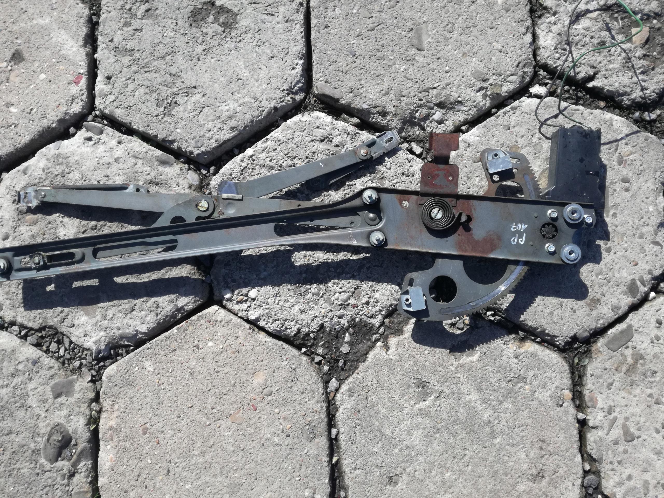 МЕХАНИЗМ СТЕКЛОПОДЪЕМНИКА PP MERCEDES 107 SL 1077200846