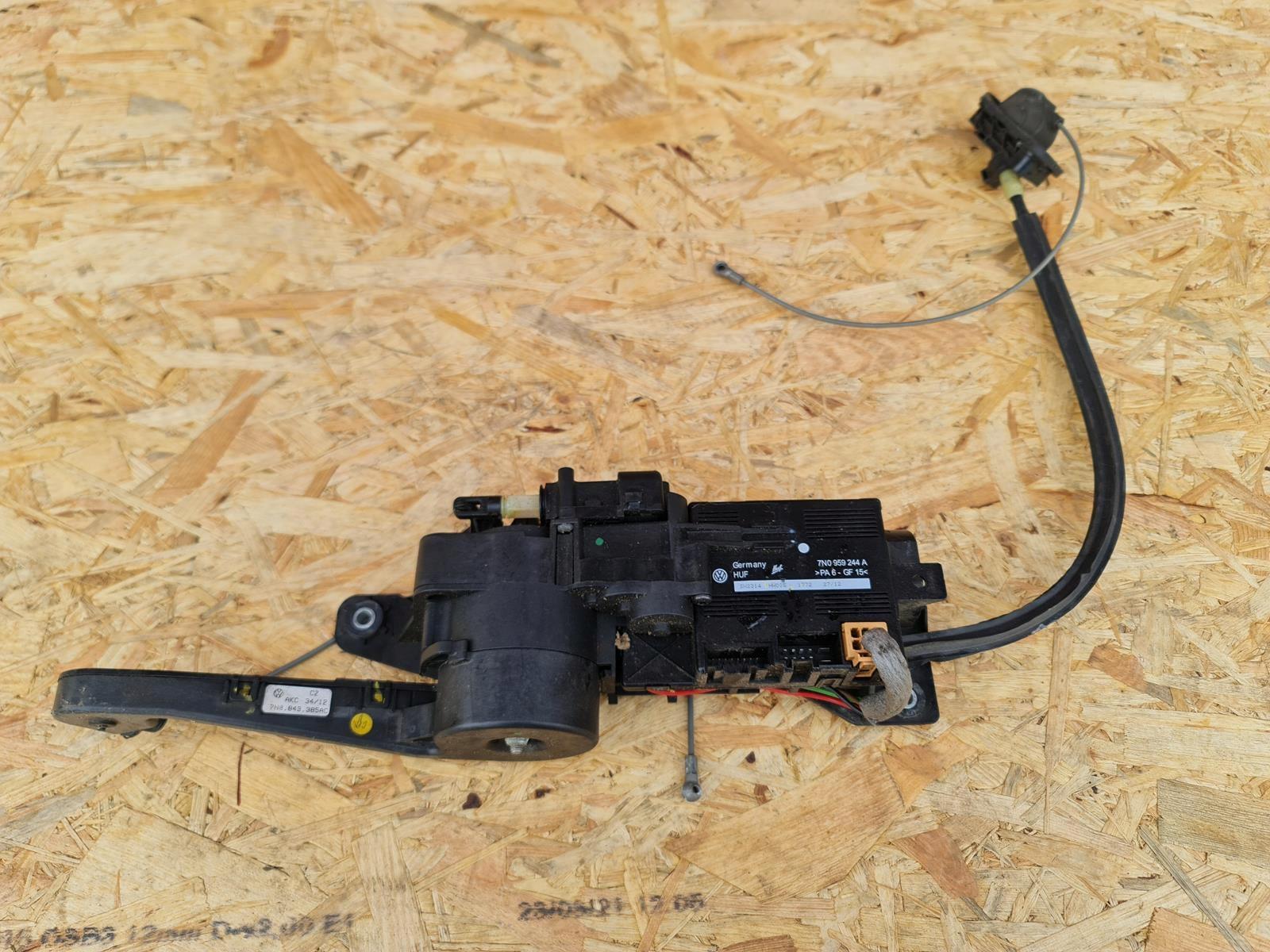 7N0959244A - МЕХАНІЗМ ВІДКРИВАННЯ ДВЕРЕЙ VW SHARAN 7N0843385AC
