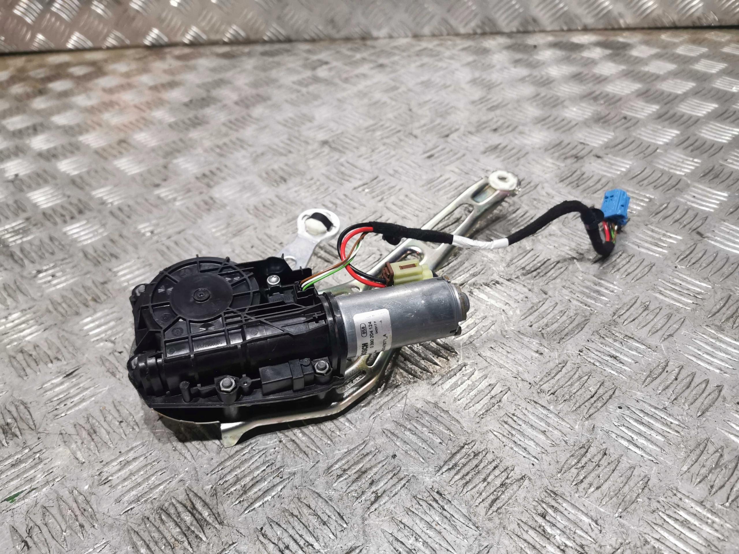 МЕХАНИЗМ ПРИВОДА ЗАСЛОНКИ MERCEDES 0390204124