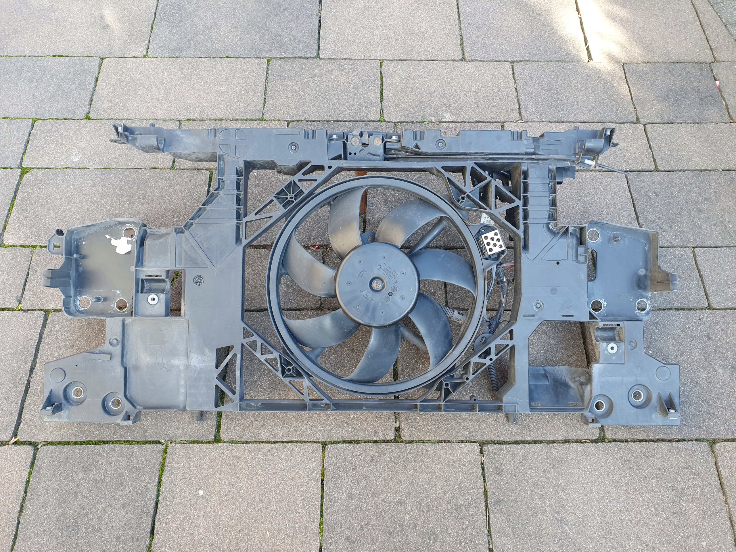 752100004R 214810898R - MEGANE III КОРПУС С ВЕНТИЛЯТОРОМ РЕМЕНЬ МОЛНИЯ <08