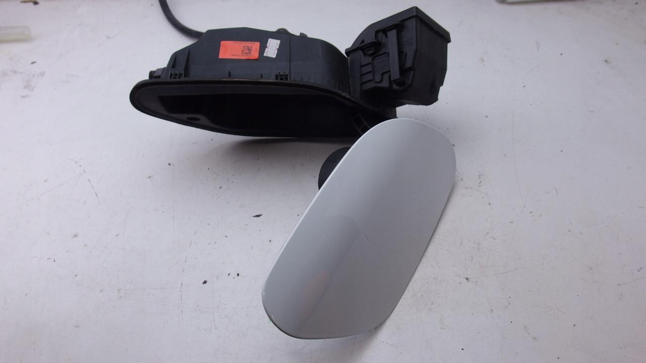 781207459R - MEGANE IV КРЫШКА ТОПЛИВНОГО БАКА СЕДАН БЕНЗИН OV369