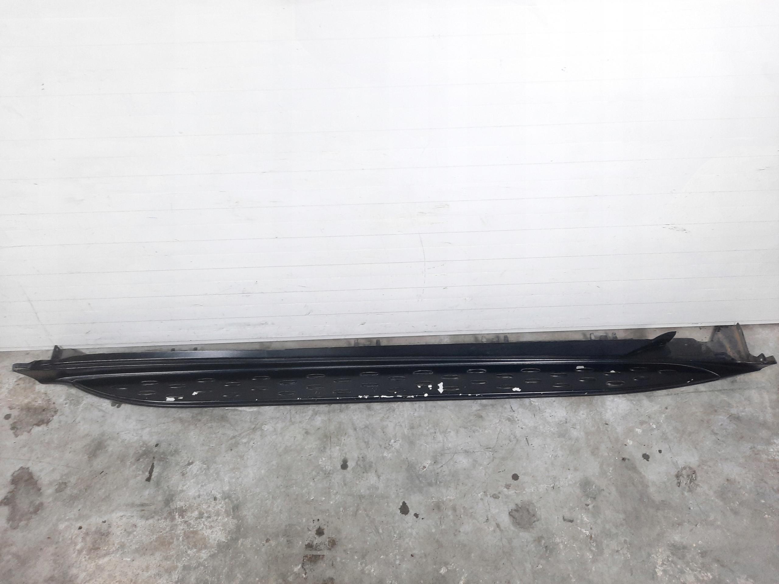 A2536980400 - MERCEDE GLC AMG ПЕДАЛЬ ПОРОГА ПРАВАЯ НАКЛАДКА ПОРОГА