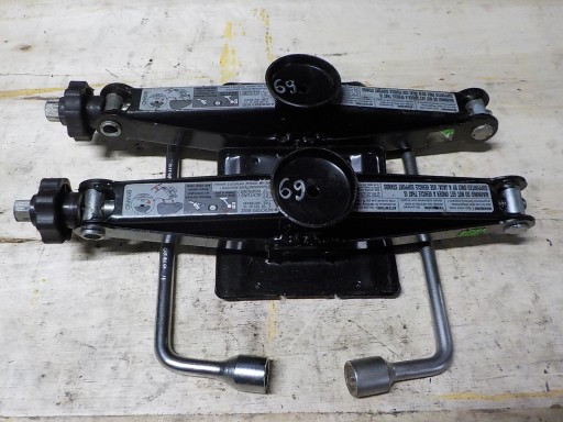 MERCEDES A W169 B W245 КЛЮЧ КОЛІСНИЙ ДОМКРАТ A1685830715 830кг