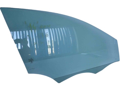 A1767250600 - MERCEDES A W176 176 лобовое стекло правый 2014