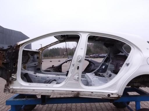 MERCEDES A W176 поріг лівий стовп 650 білий кальцит