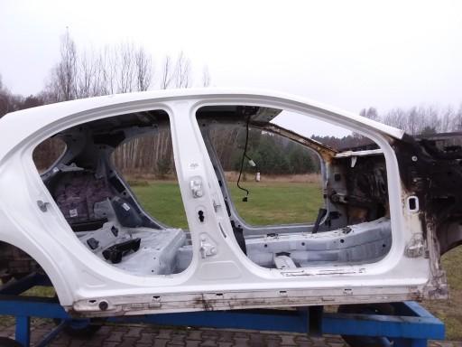 MERCEDES A W176 поріг права стійка 650