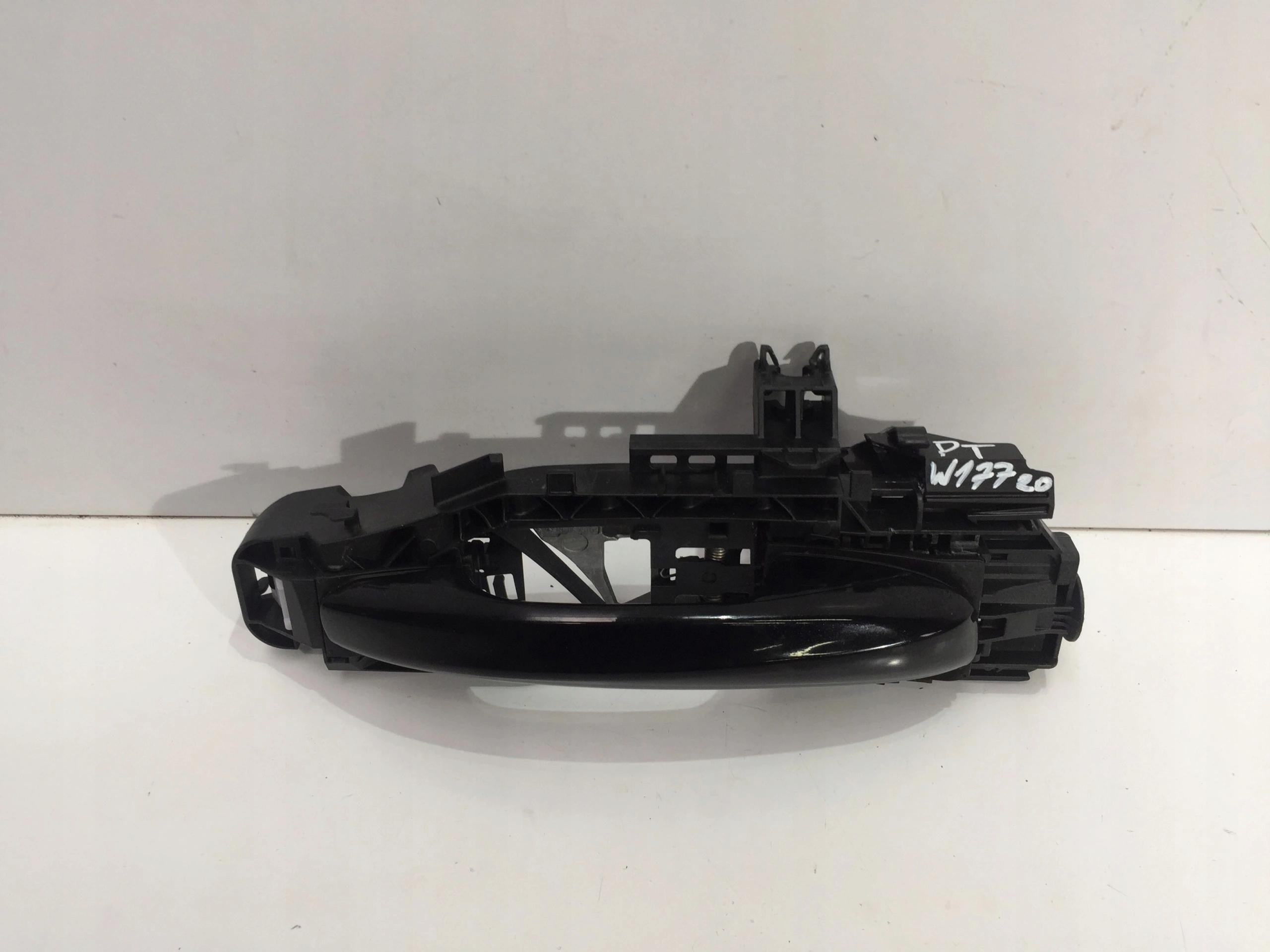 A0997601802 - MERCEDES A W177 2020 наружная дверная ручка задняя правая