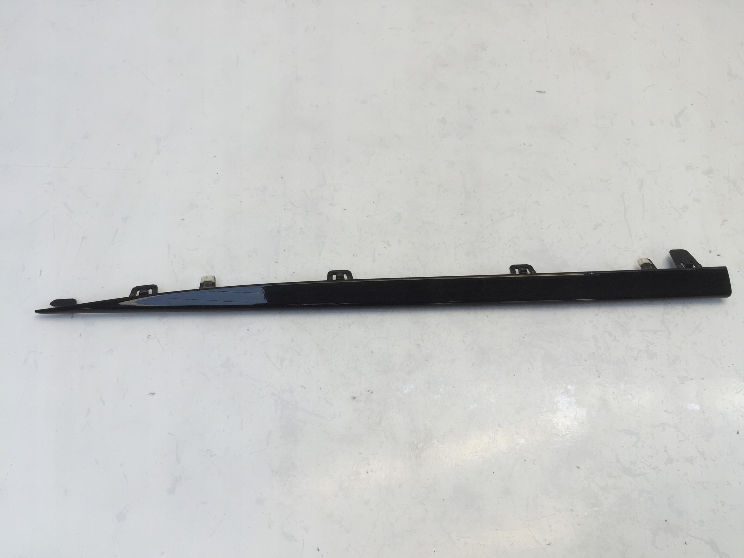 MERCEDES A W177 накладка порога права задня A1776984700