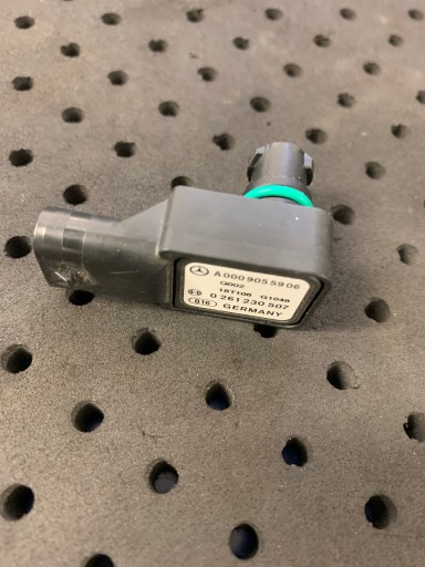 MERCEDES A45 AMG ДАТЧИК ТИСКУ A0009055906