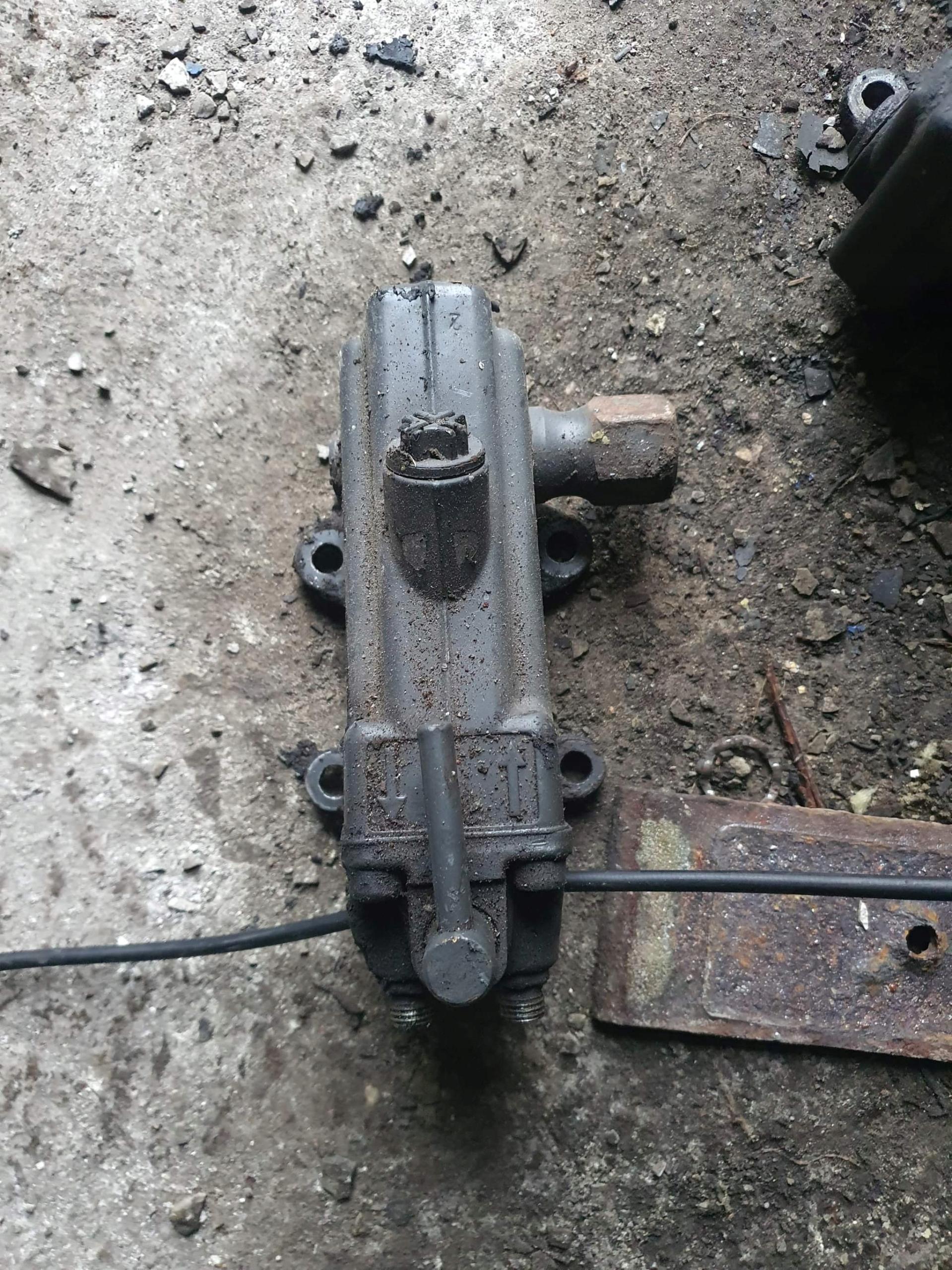 MERCEDES Axor Atego підйомний насос 0015530001