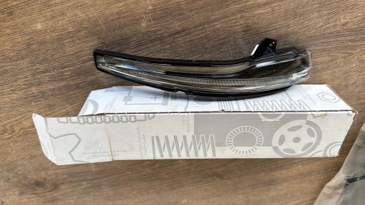 A0999067101 - MERCEDES B C E GLB GLC S БІКОВИЙ ПОКАЖНИК ПОВОРОТУ В ДЗЕРКАЛІ ЛІВО