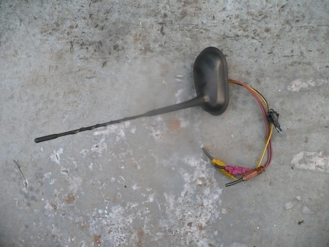 MERCEDES B-Class W245 антенна на крышу A1698202875