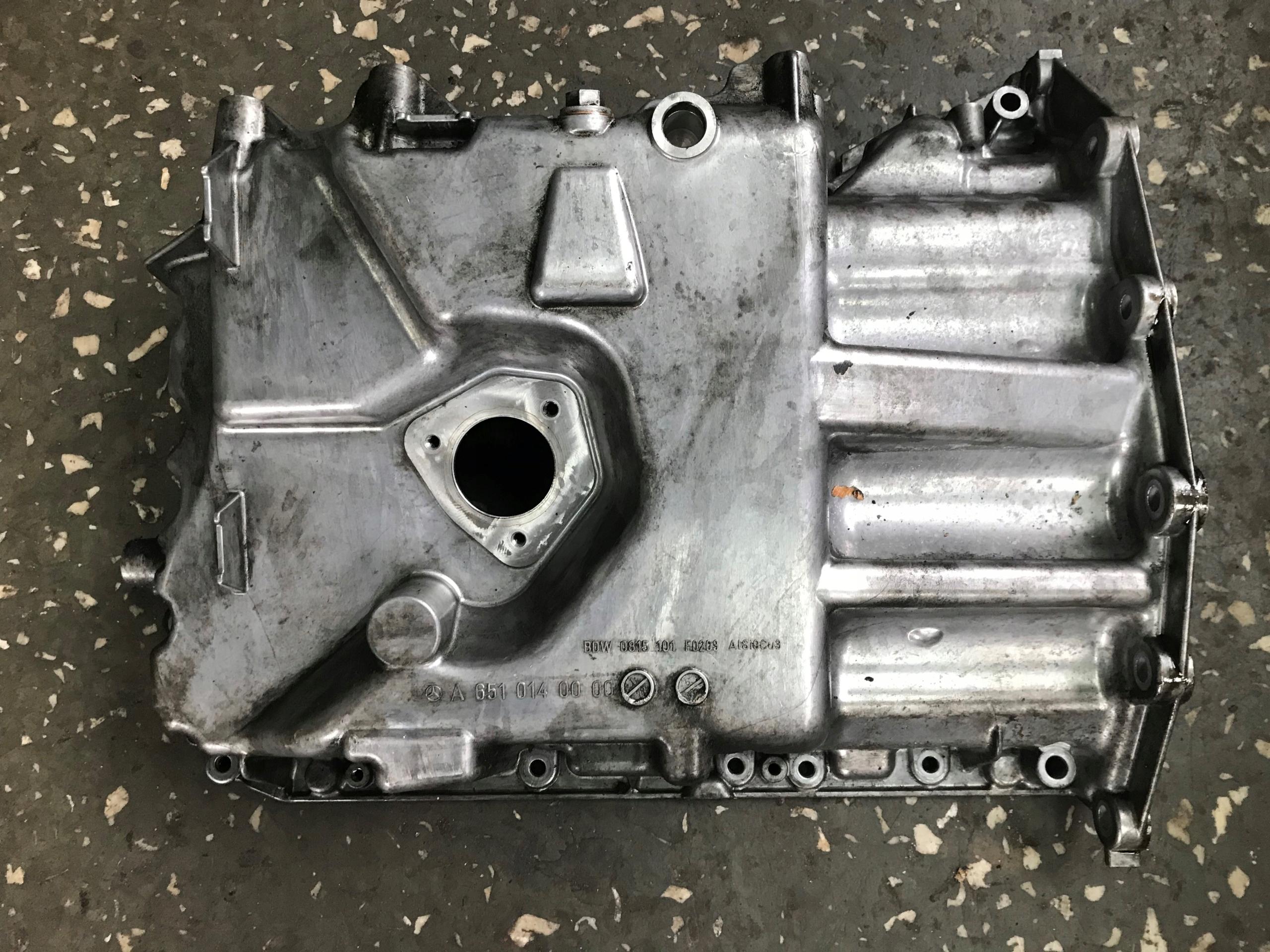 MERCEDES B клас W246 CDI масляний піддон двигун CZE