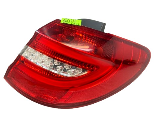 Mercedes B Class W246 лампа сзади правой задний A2468200664
