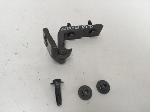 A046574 - MERCEDES B W247 2020 дверна петля права задня нижня