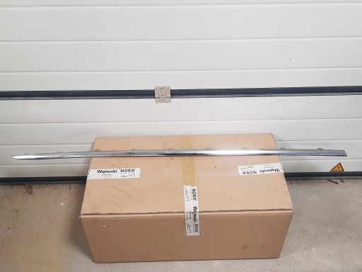 A2136980162 - MERCEDES-BENZ W213 E-класс левый хром порога накладка левая оригинал