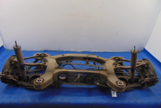 Mercedes c class w203 задний луч