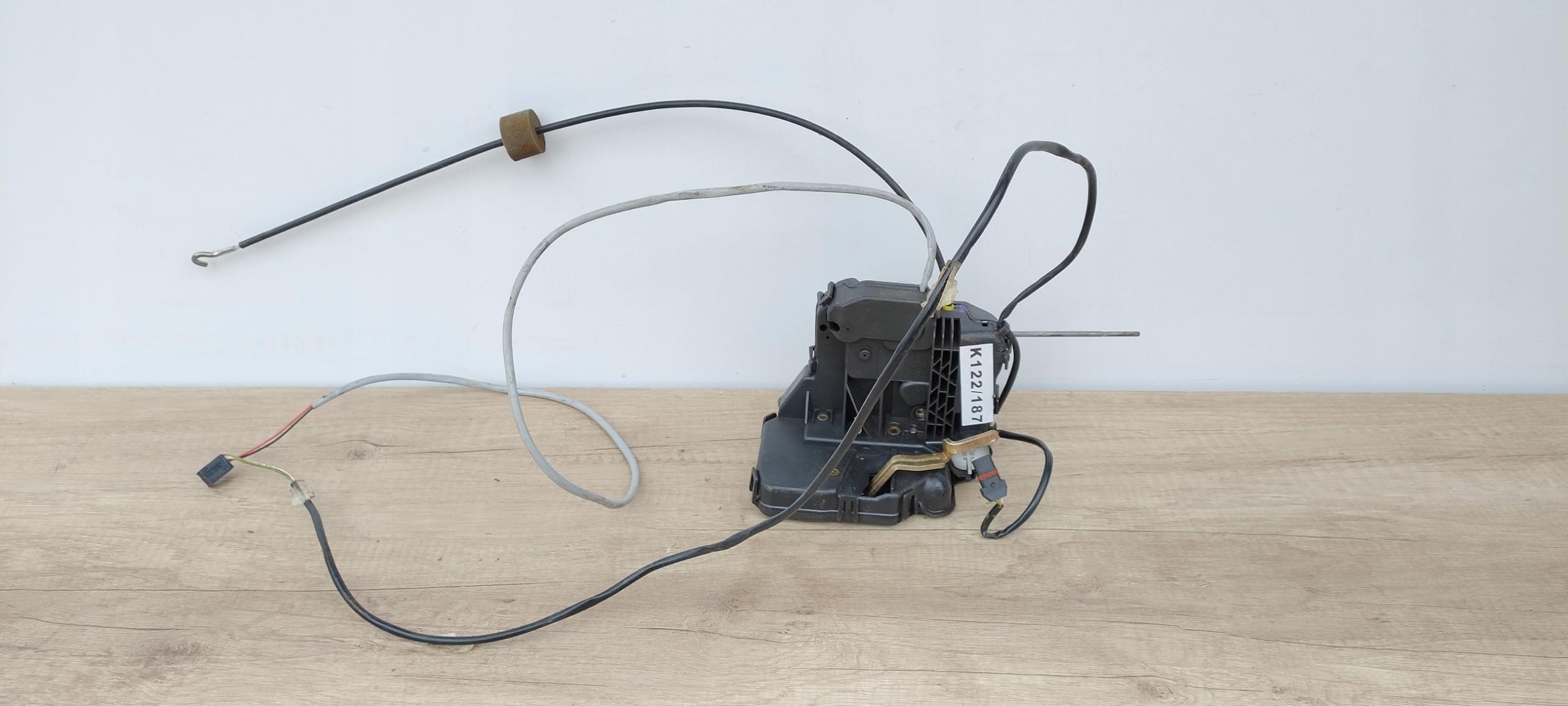 004133112620 - MERCEDES C-Class W203 замок двери левый передний