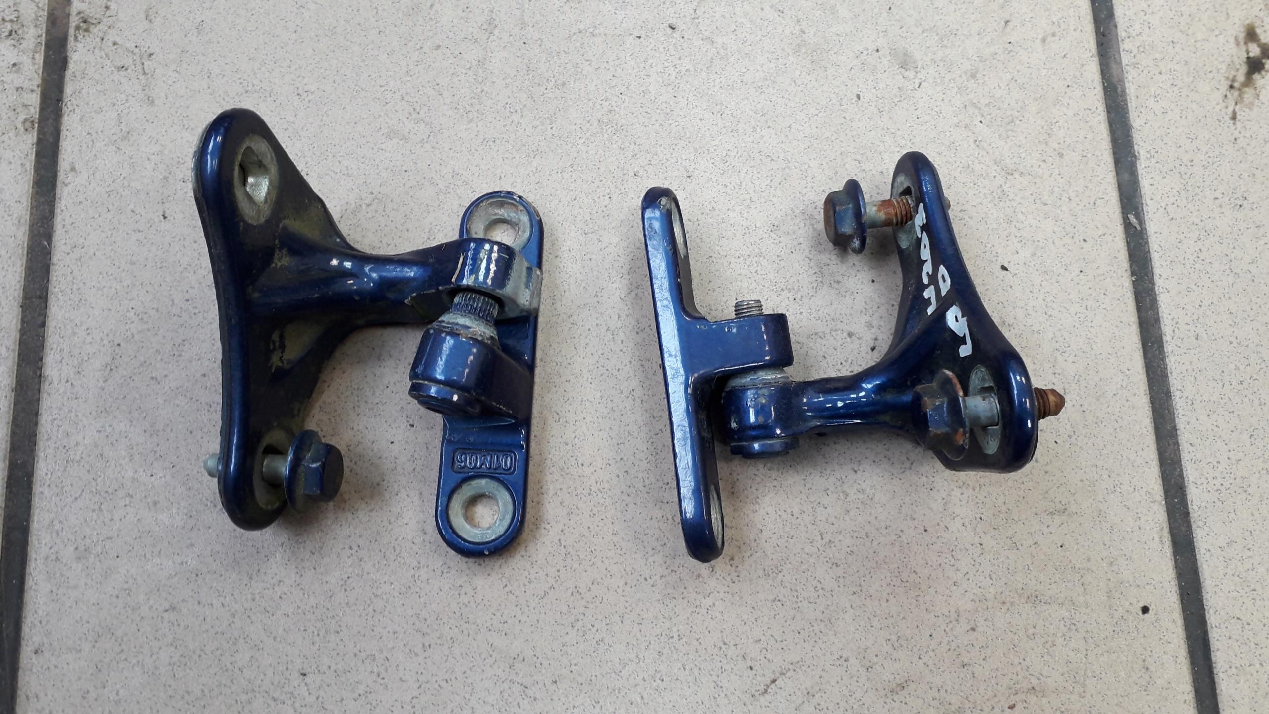 MERCEDES C W203 купе петлі лівих дверей в зборі