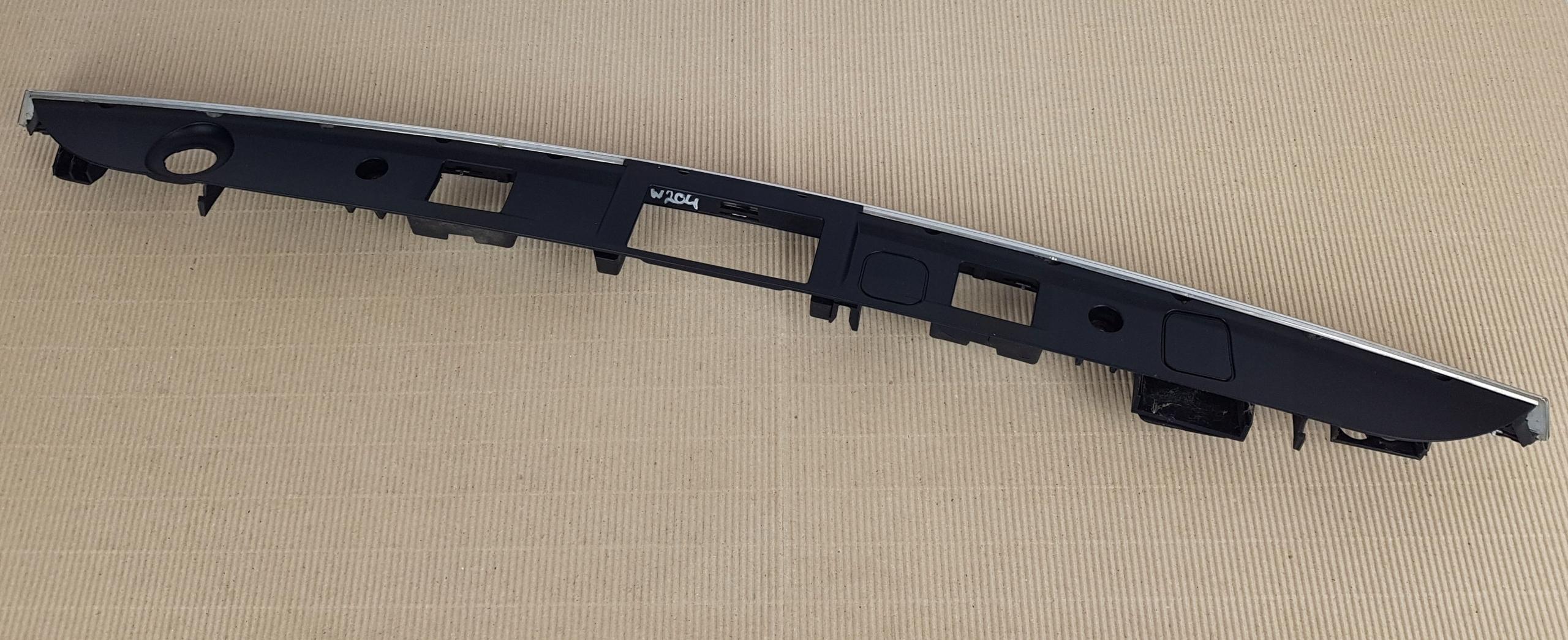 A2047400993 - MERCEDES C W204 седан BLENDA накладка закрылки хром