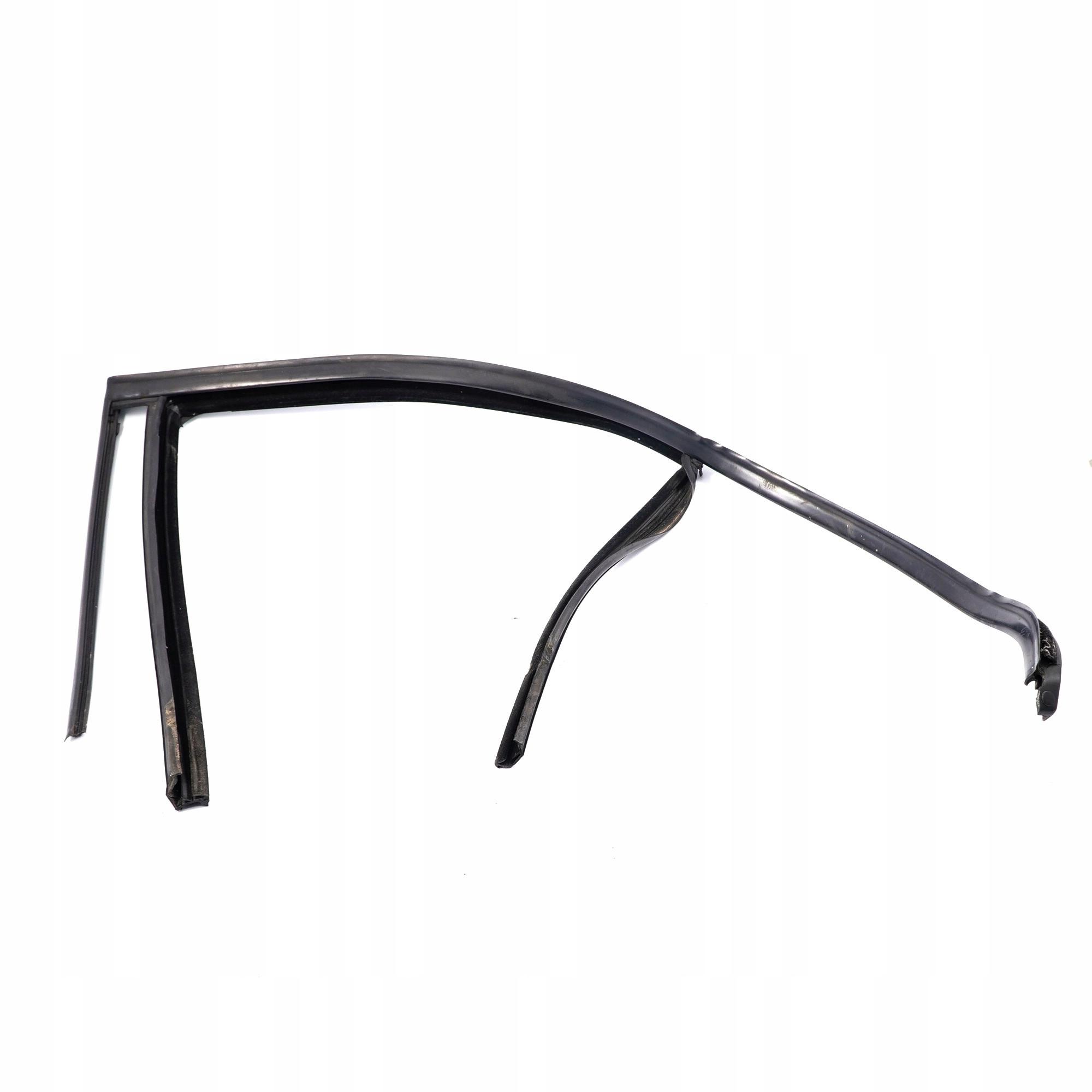 A2047352125 - MERCEDES C W204 ущільнення скла двері лівий задній