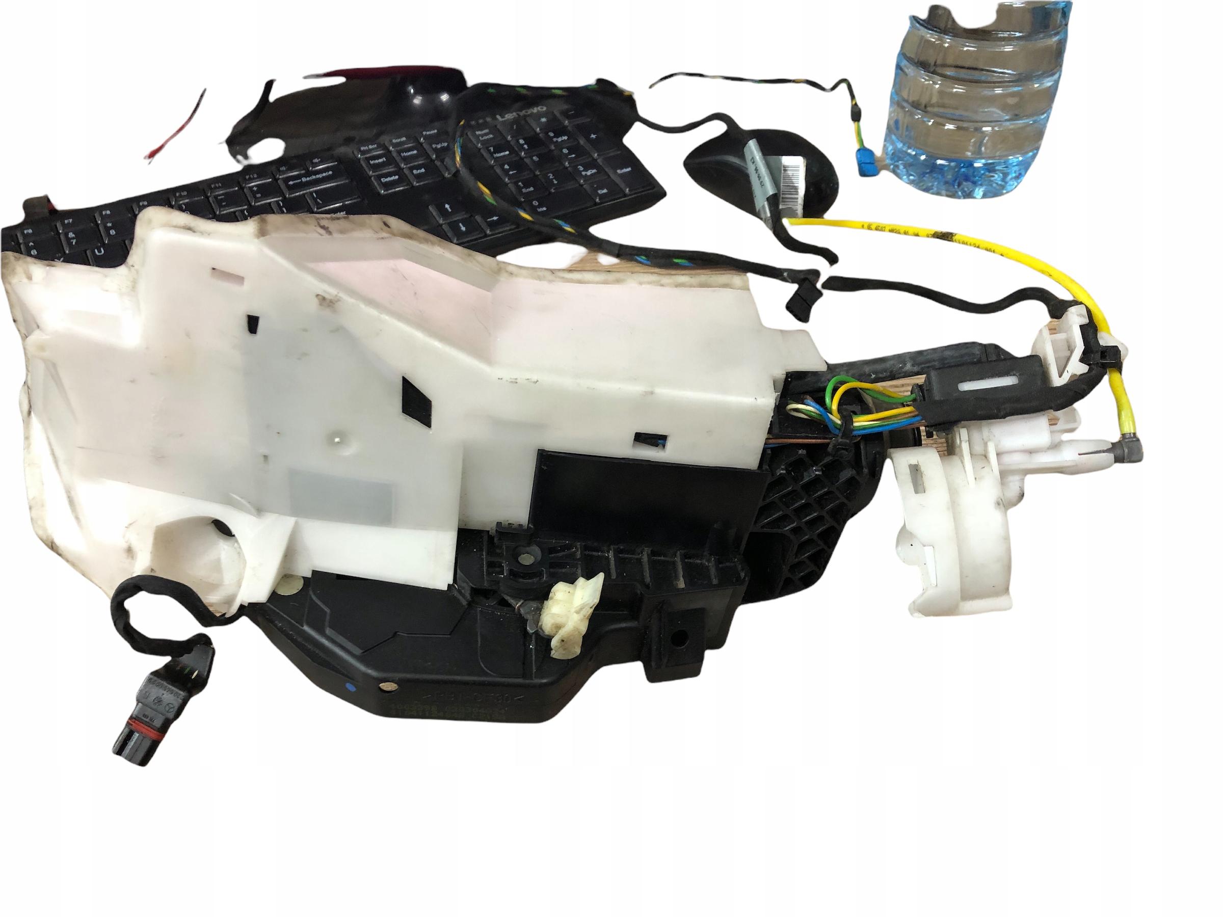 MERCEDES CL W215 дверний замок правий 2157200435