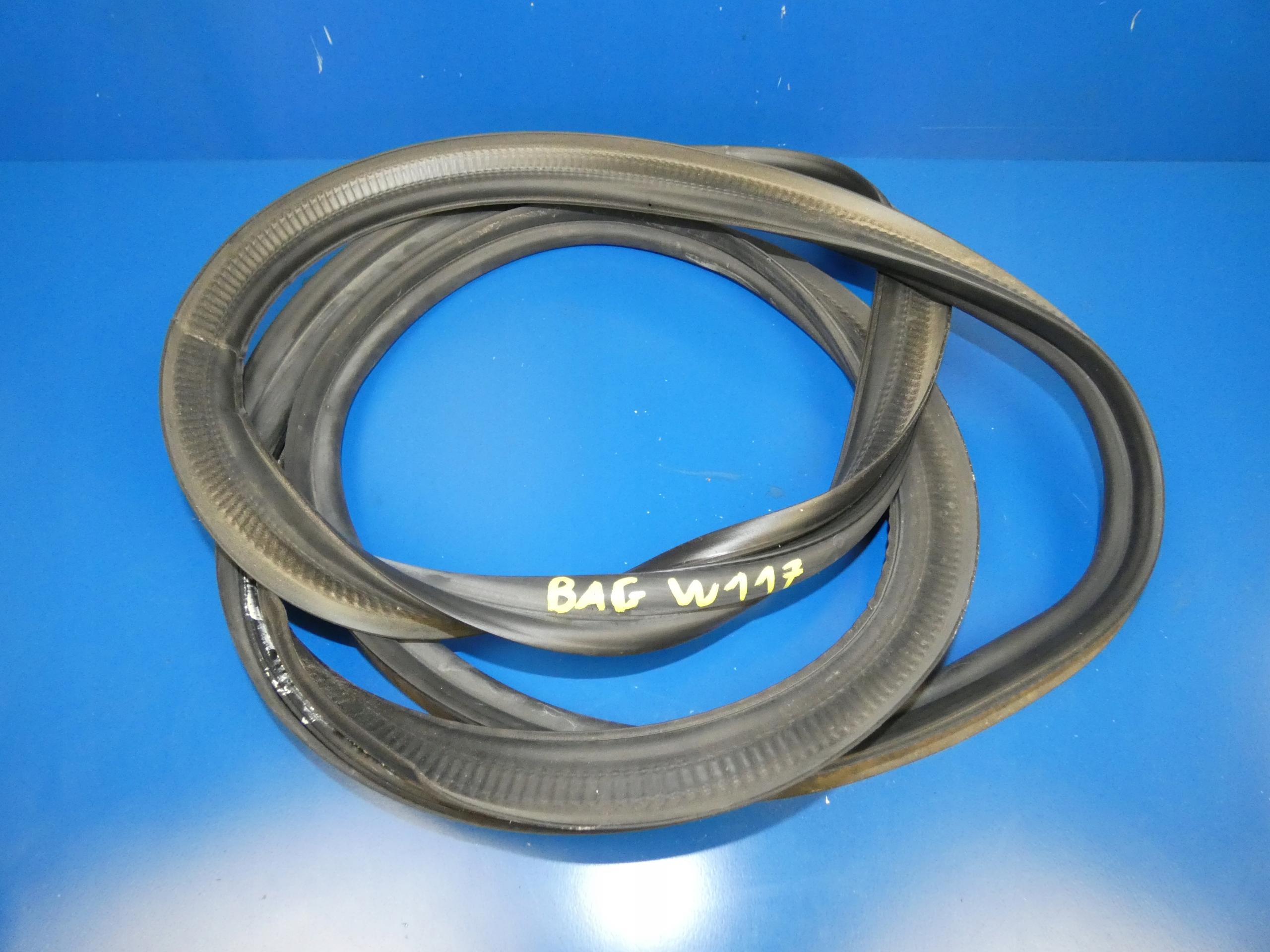 Mercedes CLA W117 седан прокладка крышки багажника